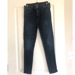 Abercrombie High Rise Super Skinny Jeans, Dark wash, Size 27 short